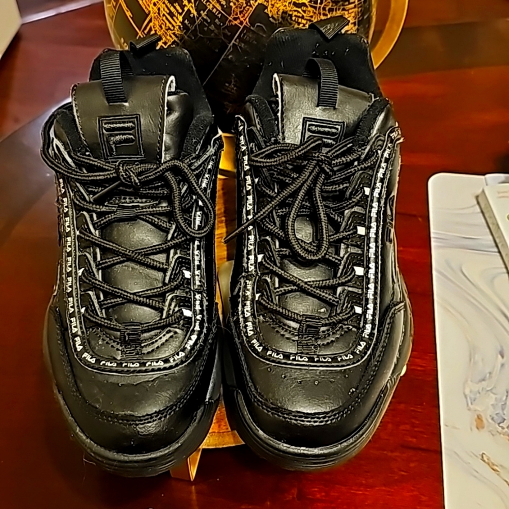 fila  sneakers size 7